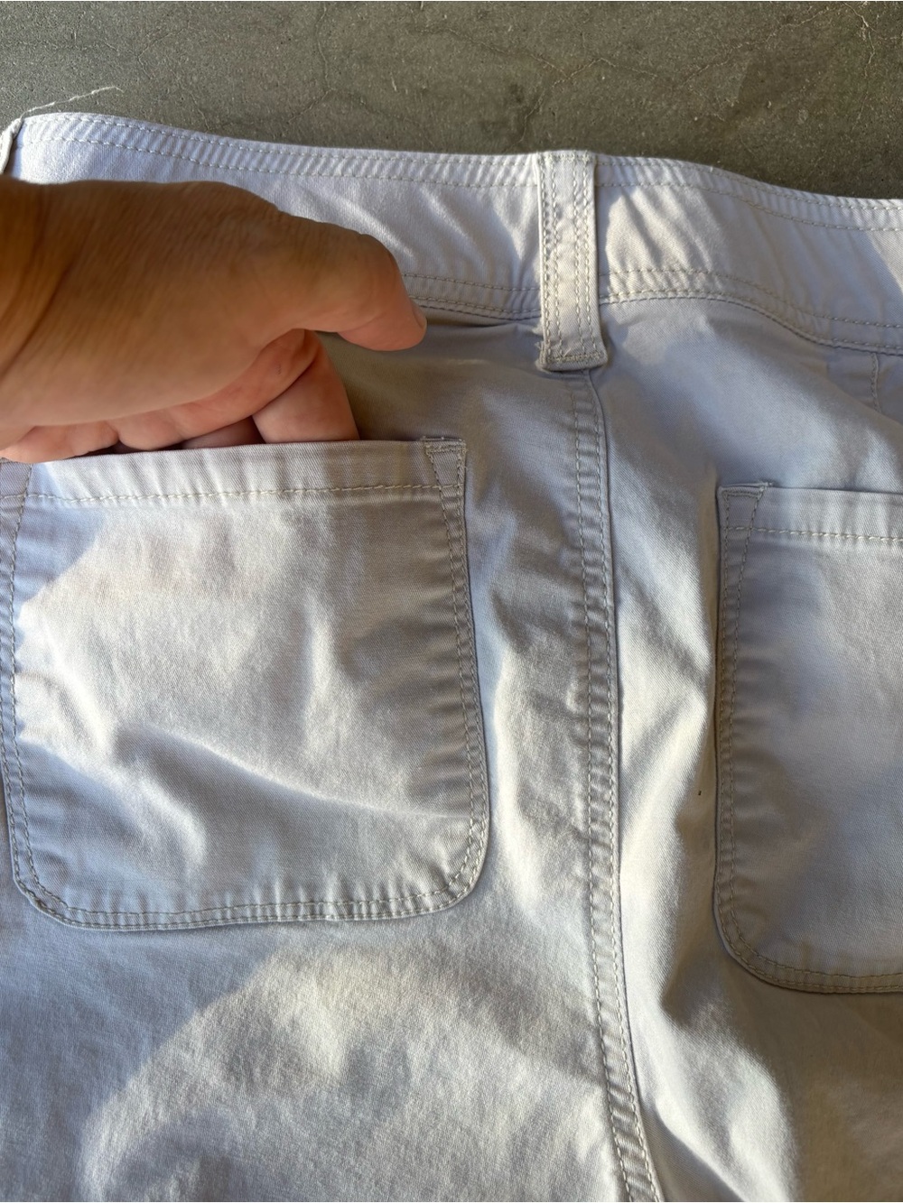 Gloria Vanderbilt Cream Cotton Stretch Capri Embroidered Pockets Size 6 - Picture 6 of 7
